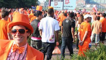 Amsterdam Queen's Day יום המלכה באמסטרדם